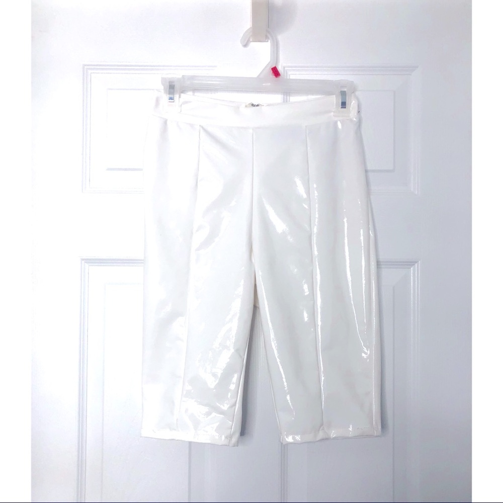 AKIRA WHITE LEATHER BIKER SHORTS
